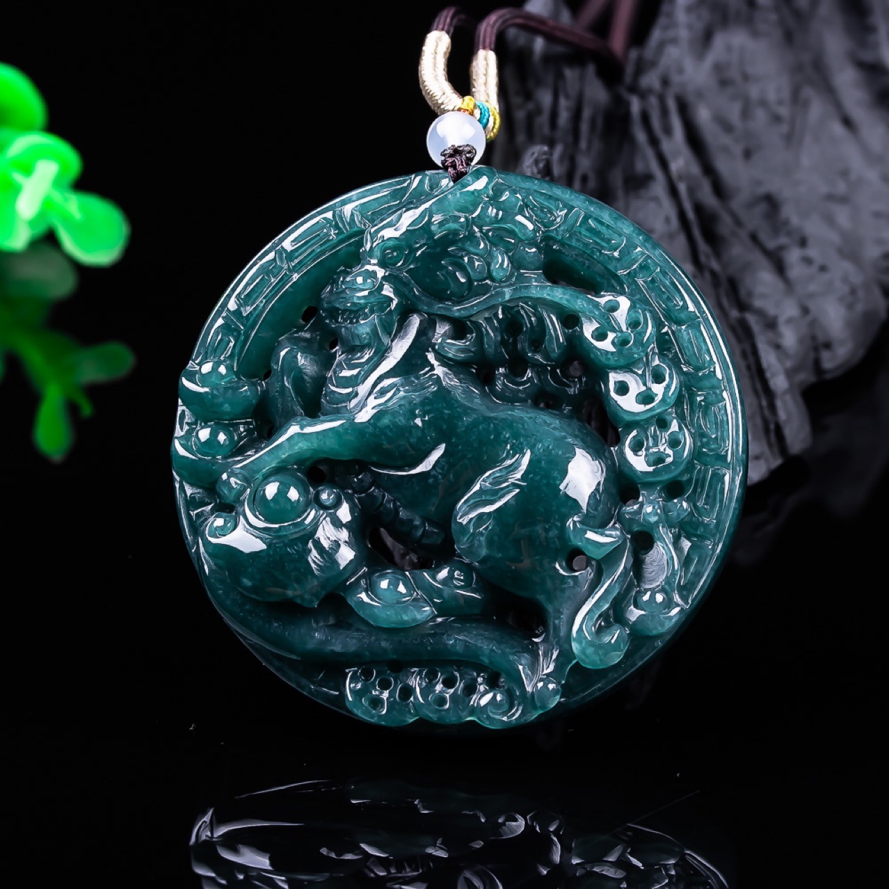 Pendant z jadeitu birmańskiego – Accessories Woman recenzja i cena